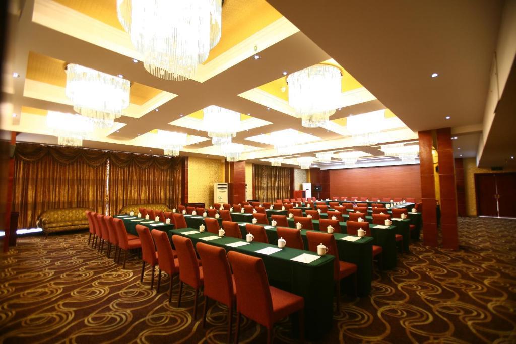Luoyang Grand Hotel Бизнес снимка