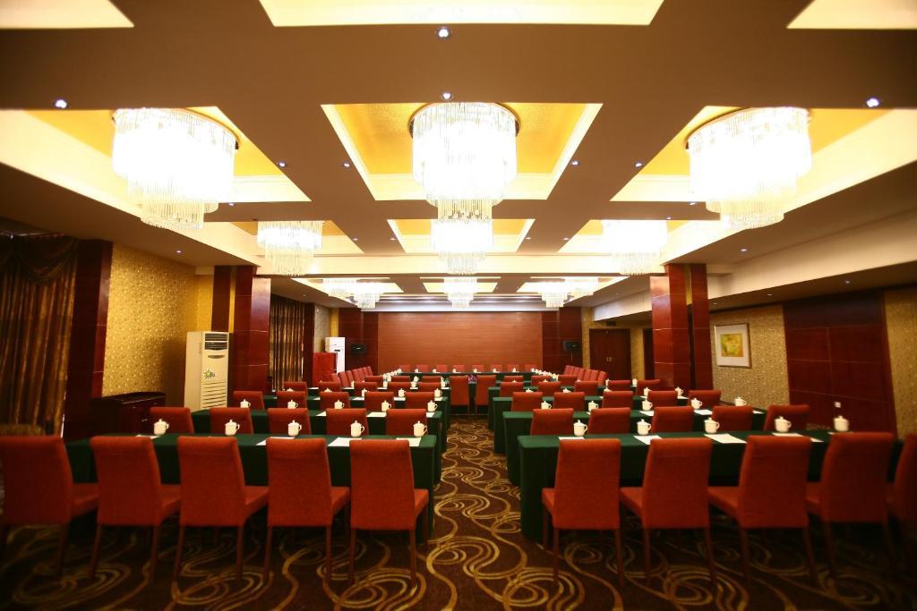Luoyang Grand Hotel Бизнес снимка