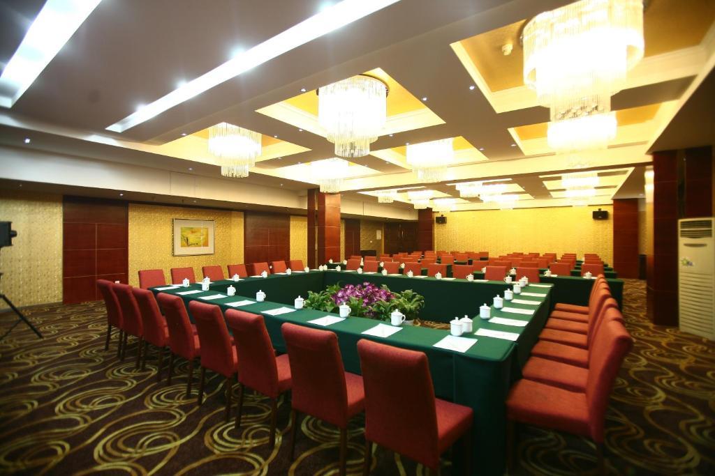 Luoyang Grand Hotel Бизнес снимка