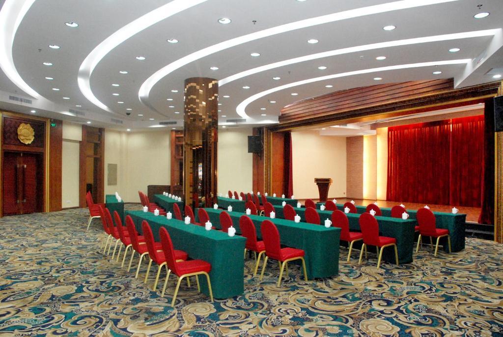 Luoyang Grand Hotel Бизнес снимка