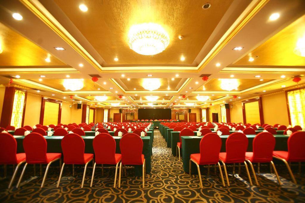 Luoyang Grand Hotel Бизнес снимка