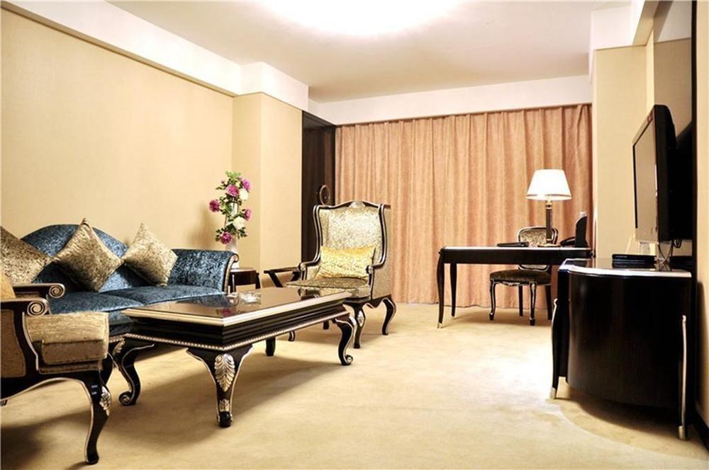 Luoyang Grand Hotel Екстериор снимка