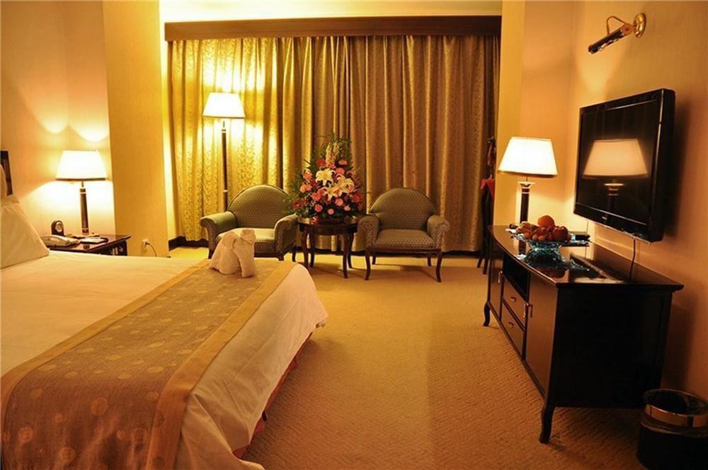 Luoyang Grand Hotel Екстериор снимка