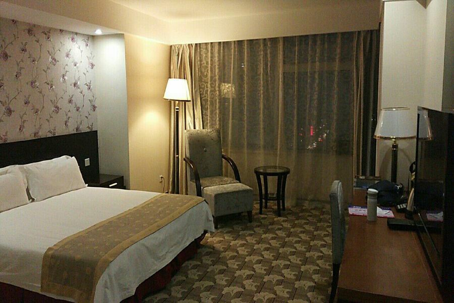 Luoyang Grand Hotel Екстериор снимка