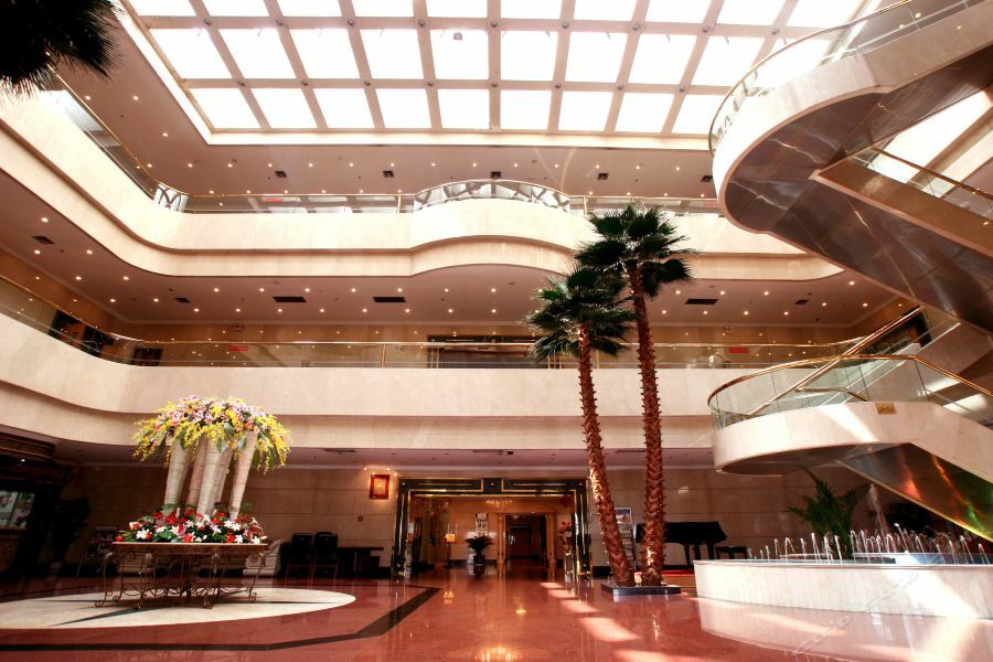 Luoyang Grand Hotel Интериор снимка