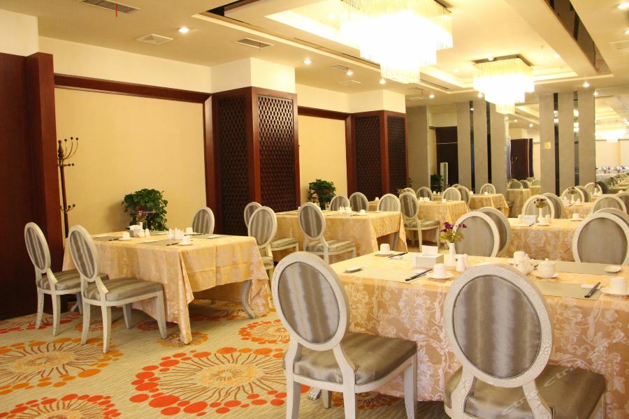 Luoyang Grand Hotel Екстериор снимка